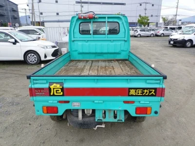 Nissan NT100 Clipper