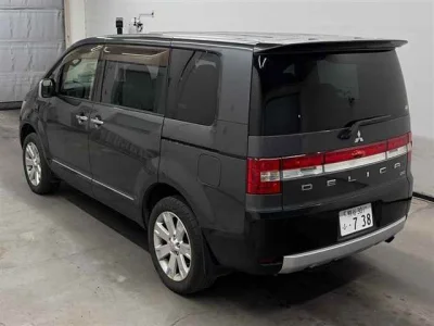 Mitsubishi Delica D:5