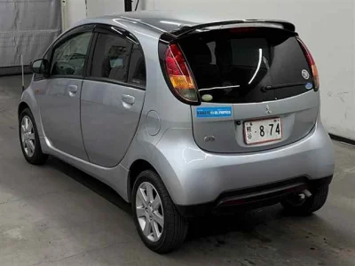 Mitsubishi i