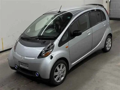 Mitsubishi i