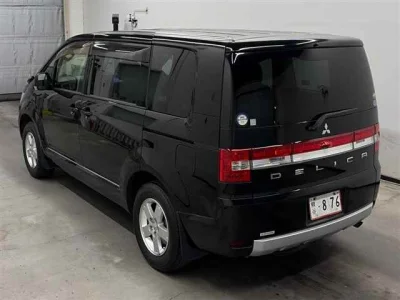 Mitsubishi Delica D:5