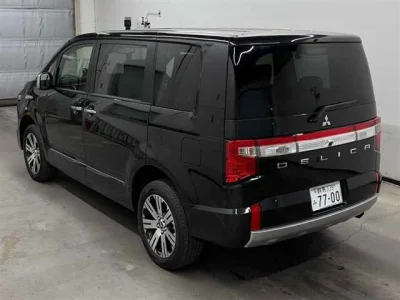 Mitsubishi Delica D:5