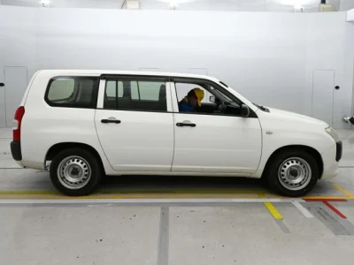 Toyota Succeed