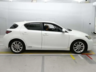 Lexus CT200h