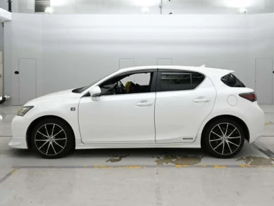 Lexus CT200h