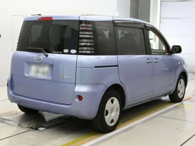 Toyota Sienta