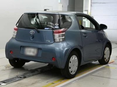 Toyota iQ