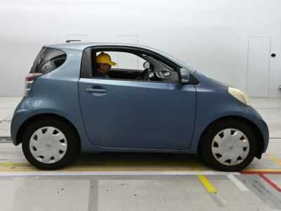 Toyota iQ
