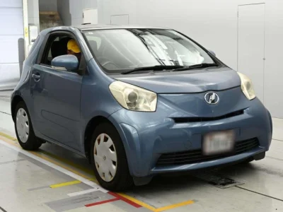 Toyota iQ