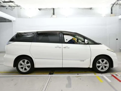 Toyota Estima Hybrid