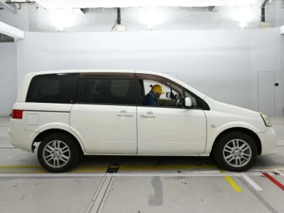 Nissan Lafesta