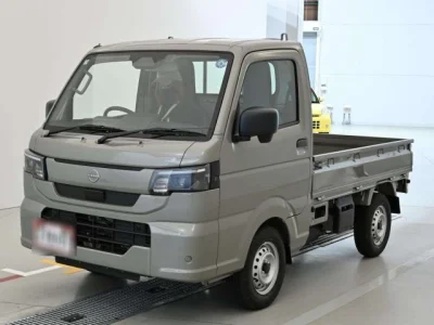 Nissan NT100 Clipper