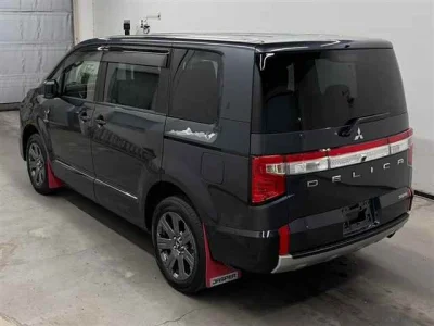 Mitsubishi Delica D:5