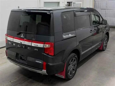 Mitsubishi Delica D:5