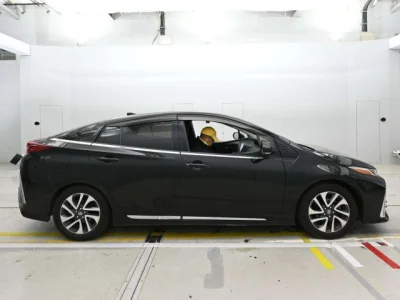 Toyota Prius PHV