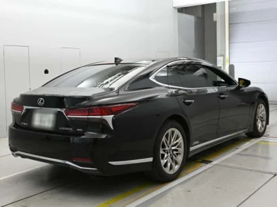 Lexus LS