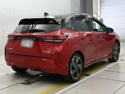 Nissan Aura