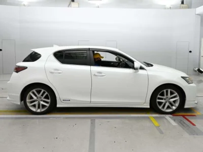 Lexus CT200h