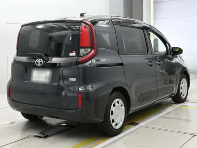 Toyota Sienta