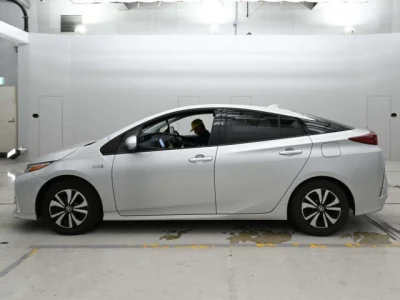 Toyota Prius PHV
