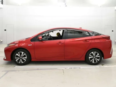 Toyota Prius PHV