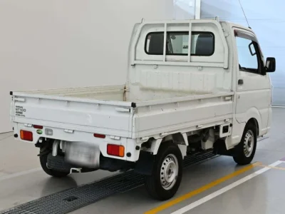 Nissan NT100 Clipper