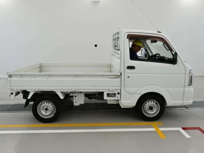 Nissan NT100 Clipper