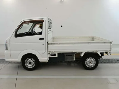 Nissan NT100 Clipper
