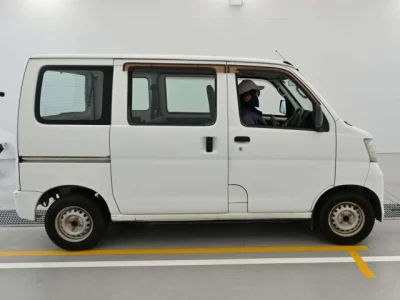 Toyota Pixis Van