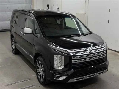 Mitsubishi Delica D:5