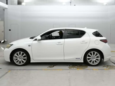 Lexus CT200h