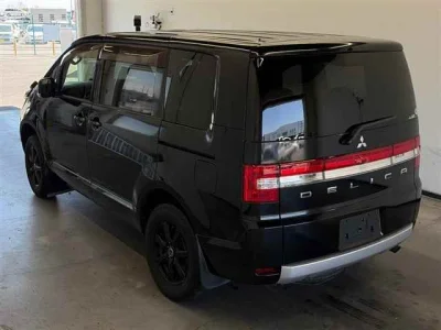 Mitsubishi DELICA D5