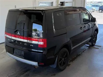 Mitsubishi DELICA D5