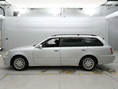 Toyota Crown Estate