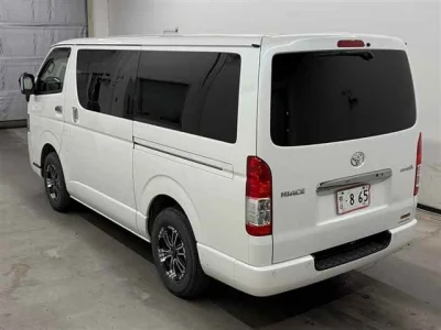 Toyota HiAce Van