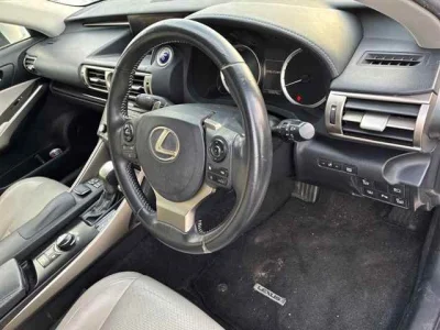 Lexus IS