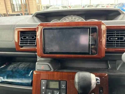 Toyota Pixis Mega