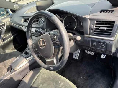 Lexus CT200h