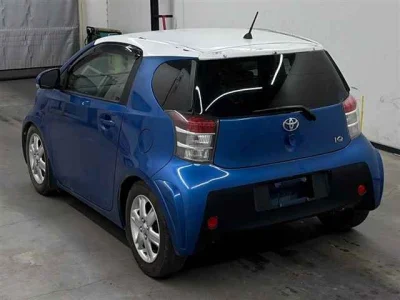 Toyota iQ