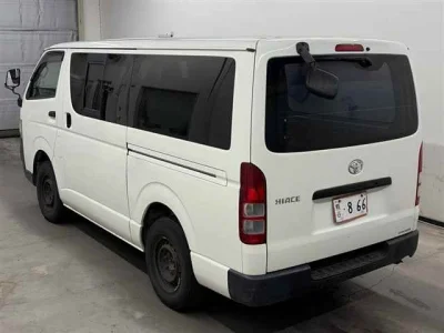 Toyota HiAce Van