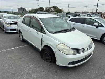 Nissan TIIDA LATIO