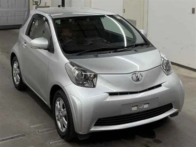 Toyota iQ