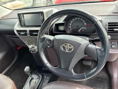 Toyota iQ
