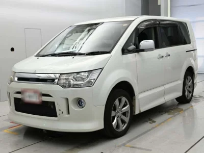 Mitsubishi DELICA D5