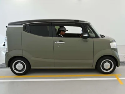 Honda N BOX SLASH