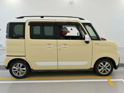 Suzuki Spacia Gear