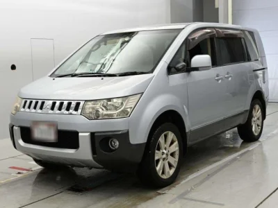 Mitsubishi DELICA D5