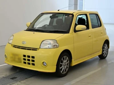Daihatsu Esse