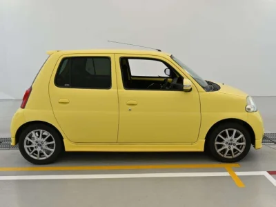 Daihatsu Esse