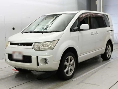 Mitsubishi DELICA D5
